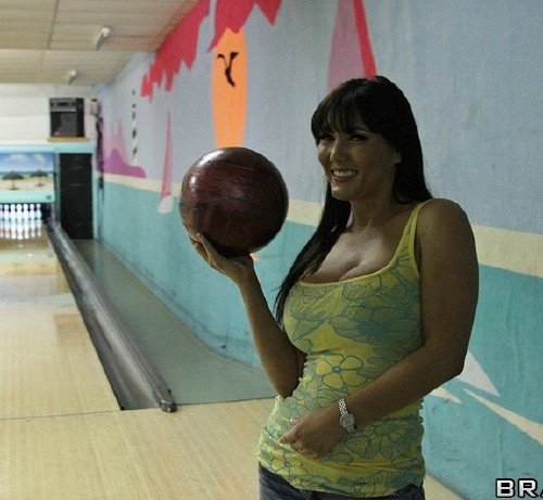 Claire Dames - Bowling Bet for Blow Jobs (2010) HD 720p